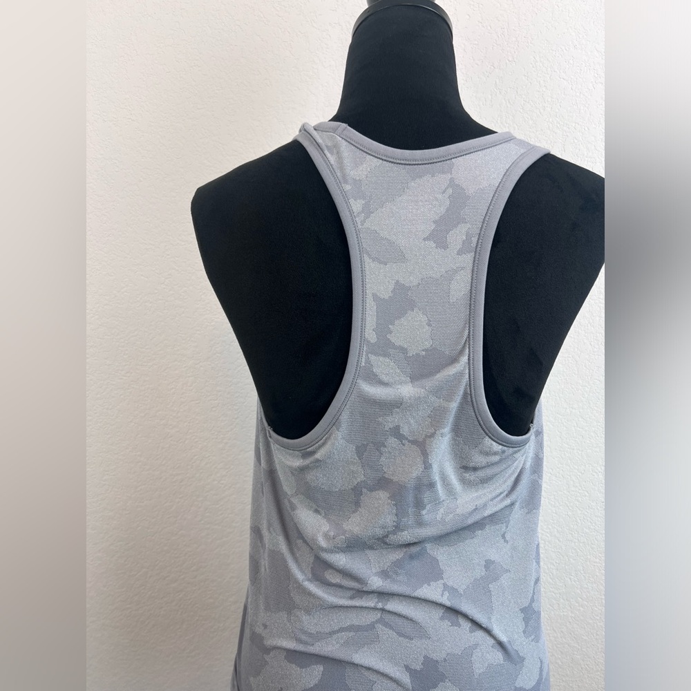 Athleta Speedlight Grey Camo Pattern Sleeveless T… - image 6